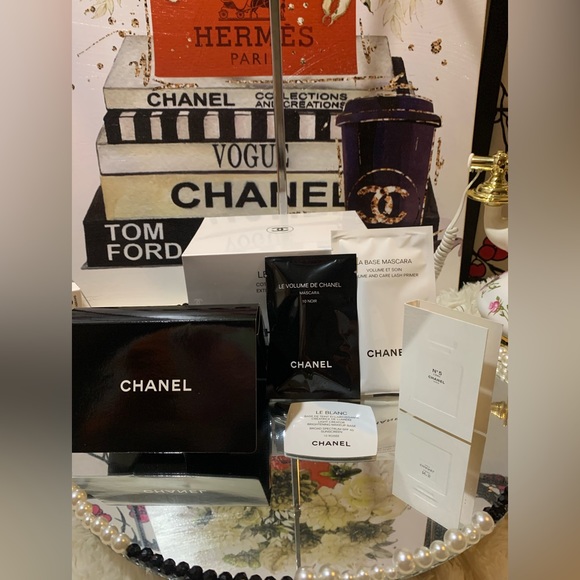 NEW!!!😍🫶🏼👑CHANEL LE COTON 100 counts and a  cute box of CHANEL samples. - Picture 4 of 6